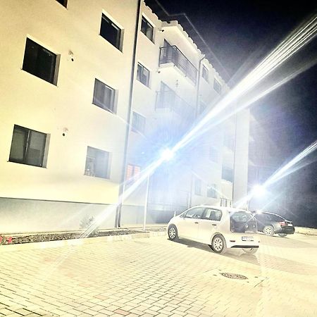 Cleopatra 3 Apartment Ipotesti  Luaran gambar