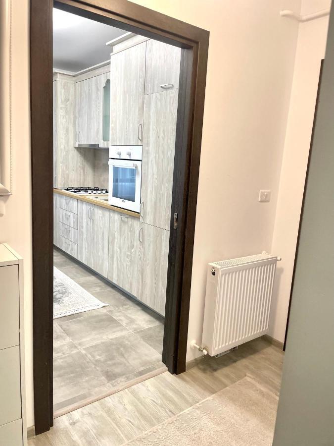 Cleopatra 3 Apartment Ipotesti  Luaran gambar