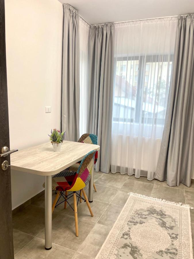 Cleopatra 3 Apartment Ipotesti  Luaran gambar