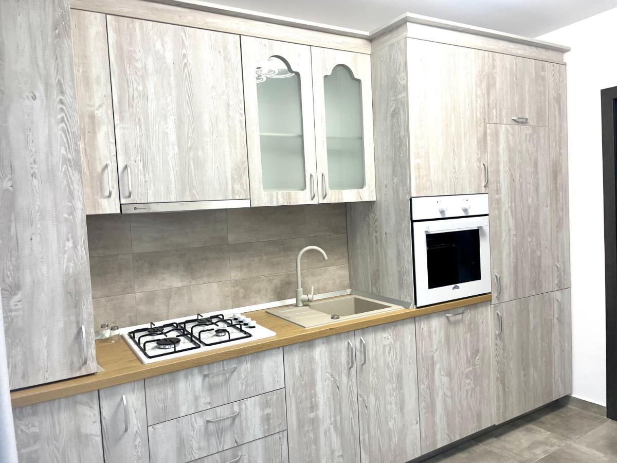 Cleopatra 3 Apartment Ipotesti  Luaran gambar