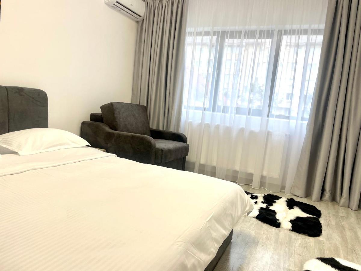 Cleopatra 3 Apartment Ipotesti  Luaran gambar