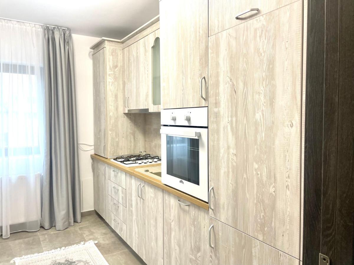 Cleopatra 3 Apartment Ipotesti  Luaran gambar