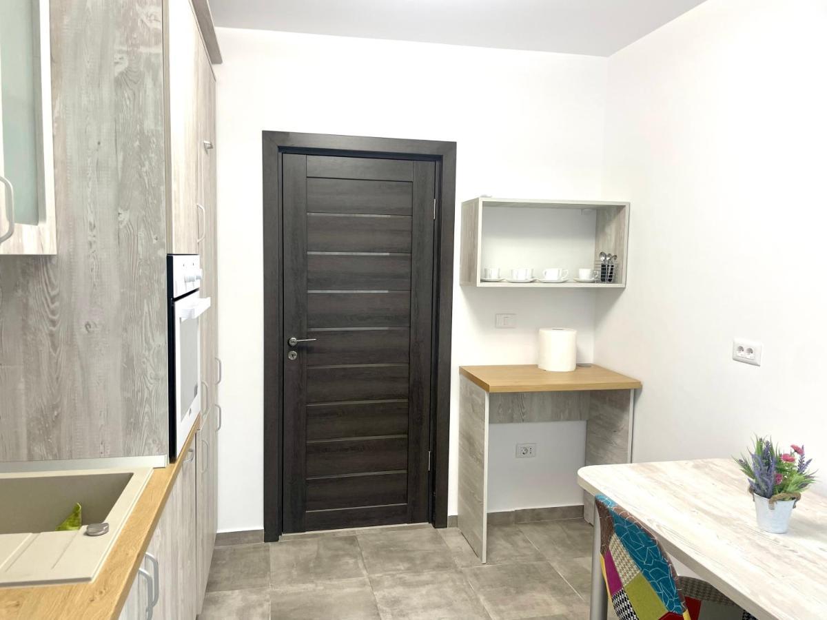 Cleopatra 3 Apartment Ipotesti  Luaran gambar
