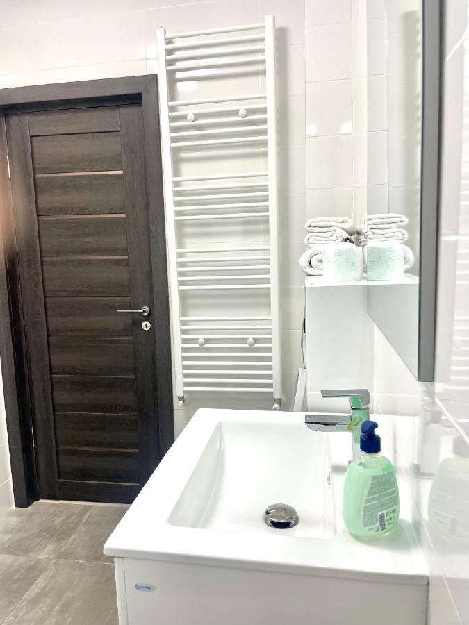 Cleopatra 3 Apartment Ipotesti  Luaran gambar
